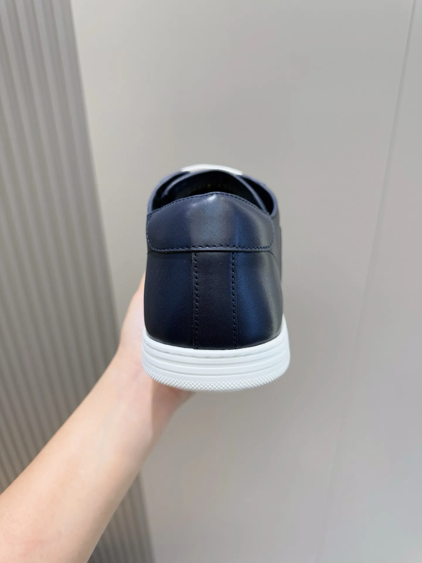 Men's Men's Shoes💰400 [New Style]🐏🐏DG men's calfskin sneakers Portofino Yacht shoes, simple and versatile design, unique saddle leather soles. The Dolce &G logo rear wing is the icing on the cake. Imported cowhide + rubber outsole Size: 39-44 (customized at 38.45)